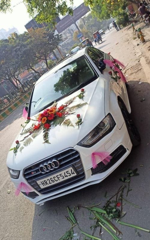 luxury taxi service in noida